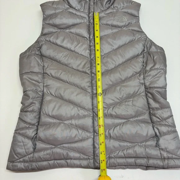 The North Face 550 Fill Down Puffer Vest Women's M Gray Metallic READ - Picture 13 of 14
